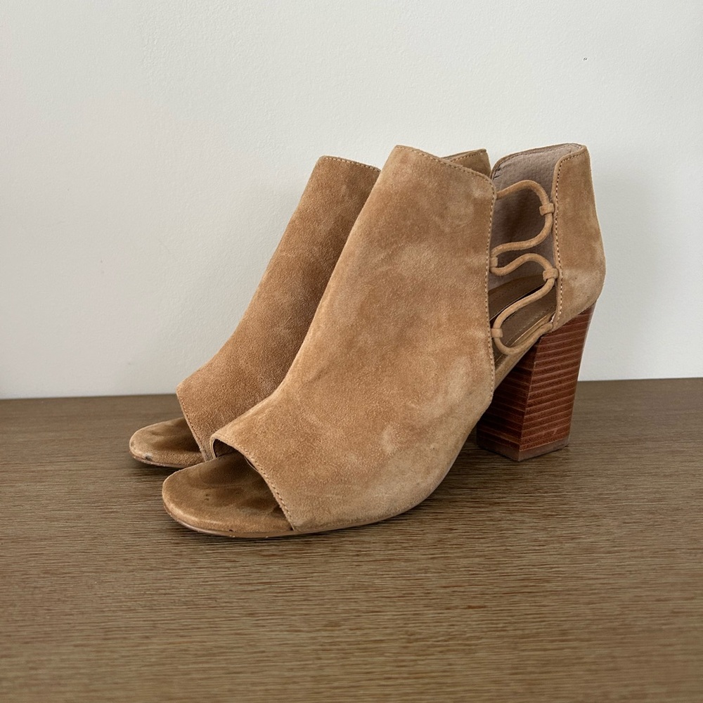 Tahari Tan Suede Peep-Toe Open Toe Block Heel Booties - Size 8.5